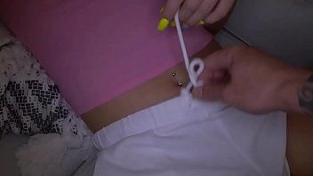 Xxxเพื่อนน้องสาวหีสวยแอบเย็ดกันไม่กลัวน้องตื่นเย็ดกันน่าระรื่นชื่นมื่นหี