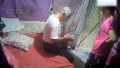 ดูหนังโป๊ XXX หลานสาววัยรุ่นแอบดูลุงเอาป้าข้างบ้านมาเย็ด