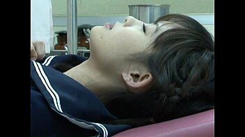 xxxทำไมกล้องสอดมันใหญ่เข้าไปแล้วมันเสียวตรงนั้นจังเลยหมอ