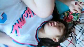 xxxแอบกระแทกหีน้องเมียตัวขาวๆน่ารักซูมให้เห็นกันจะๆ