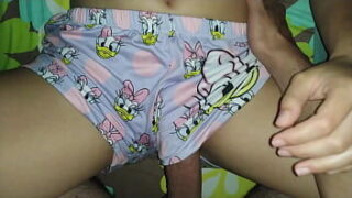 แอบเสียวน้องสะใภ้Xxxลองเอาควยใหญ่ยัดใส่กางเกง ควยแข็งๆแทงเข้าโดนหีอยากจะจับยัดเข้าเต็มที่แหกหีให้พี่ผัวเย็ดจนสุดลำควยโคตรเสียวหี