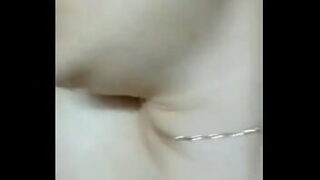 หนังโป๊Xxxเปิดซิงสาวอวบตัวขาวใสหีสวยมากใร้ขนดันควยแทบไม่เข้าหีแน่นมากๆ เย็ดจนแคมหียู่กว่าจะยัดเข้าได้ เอาจ่อหีแล้วเขี่ยเล่นจนเสียว