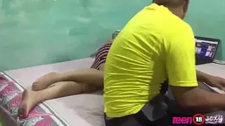 คลิปหนังXลุงเขยเย็ดหีหลานสาวตอนแอบดูหนังโป๊แล้วปิดจอไม่ทันโดนเย็ดหีสาวแรกรุ่น